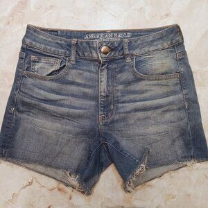 LADIES SIZE 8 AMERICAN EAGLE DENIM SHORTS